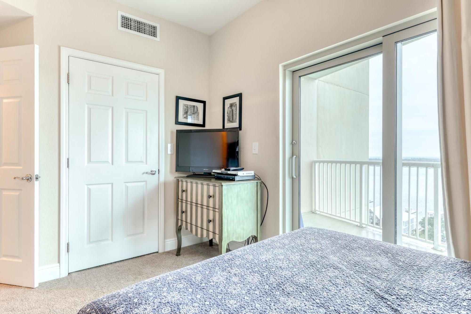 Crystal Tower Condominiums Gulf Shores Room photo