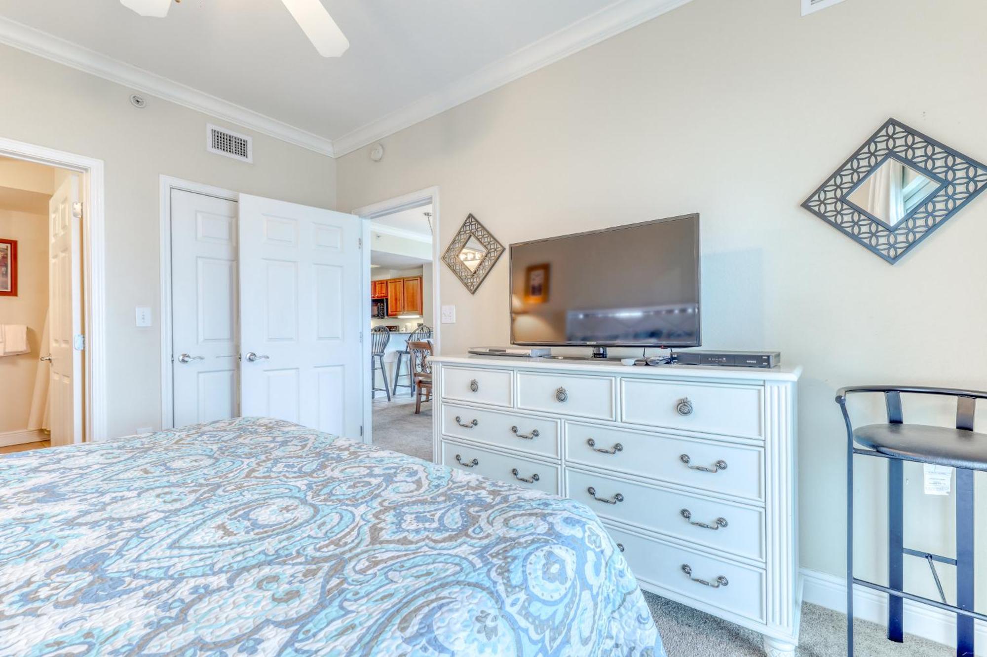 Crystal Tower Condominiums Gulf Shores Room photo