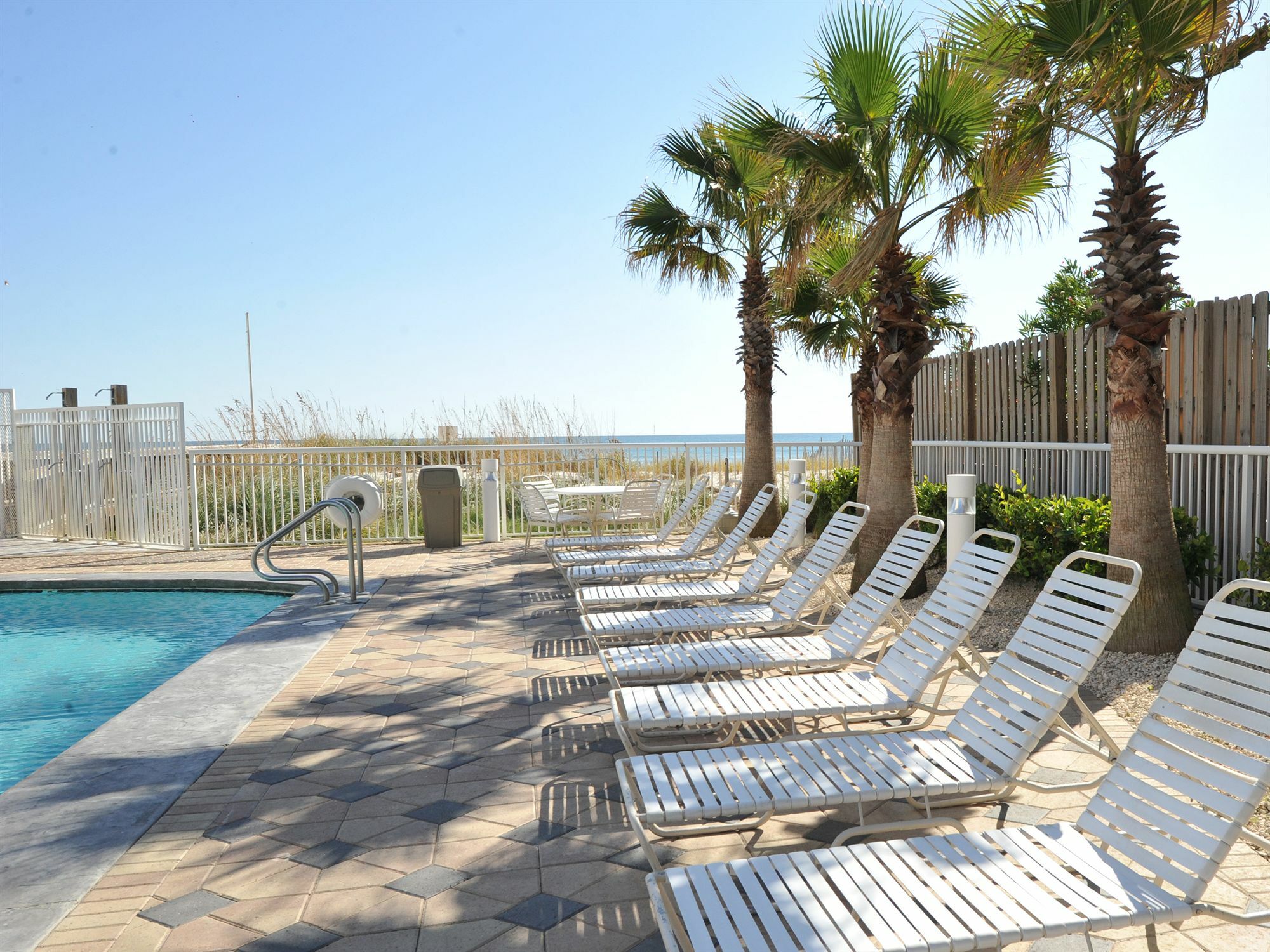 Crystal Tower Condominiums Gulf Shores Exterior photo