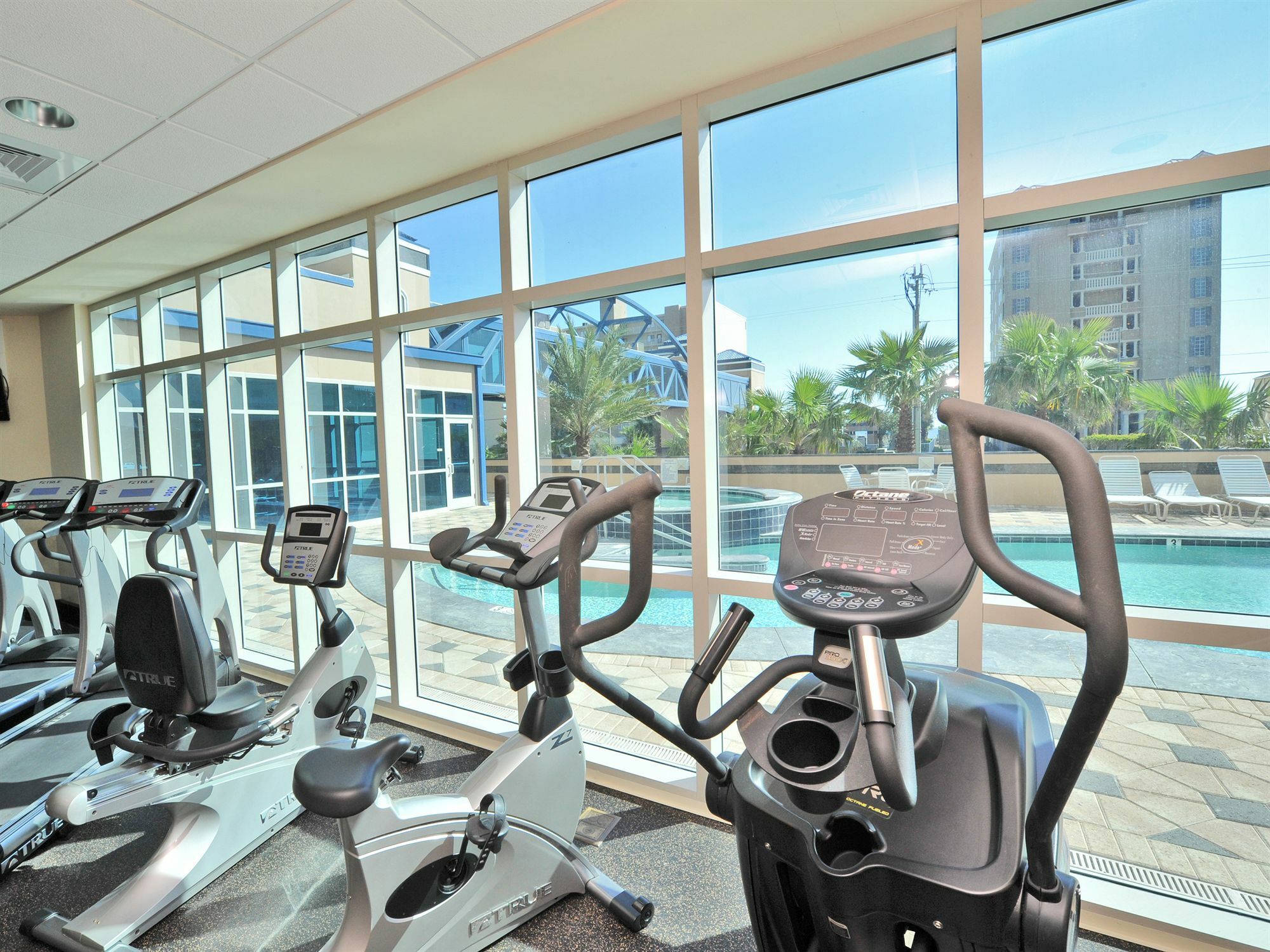 Crystal Tower Condominiums Gulf Shores Exterior photo