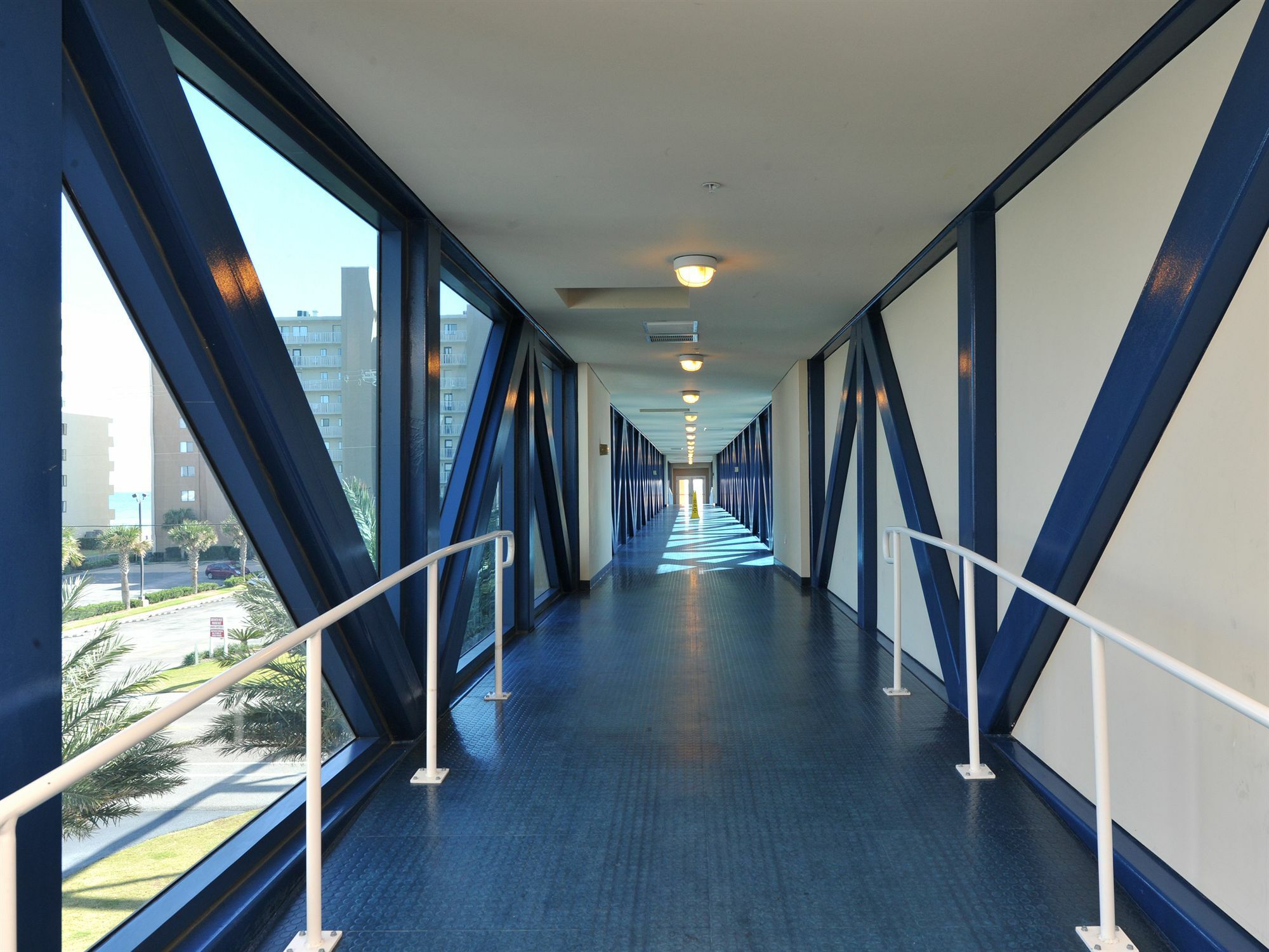 Crystal Tower Condominiums Gulf Shores Exterior photo